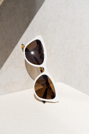 Morgan - Polar White + Golden Tortoise