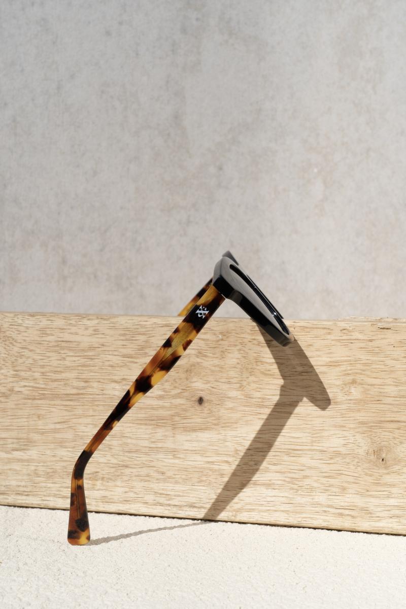 Morgan - Obsidian Black + Brown Tortoise